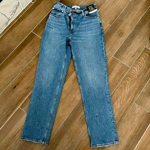 Abercrombie ultra high rise size 28
